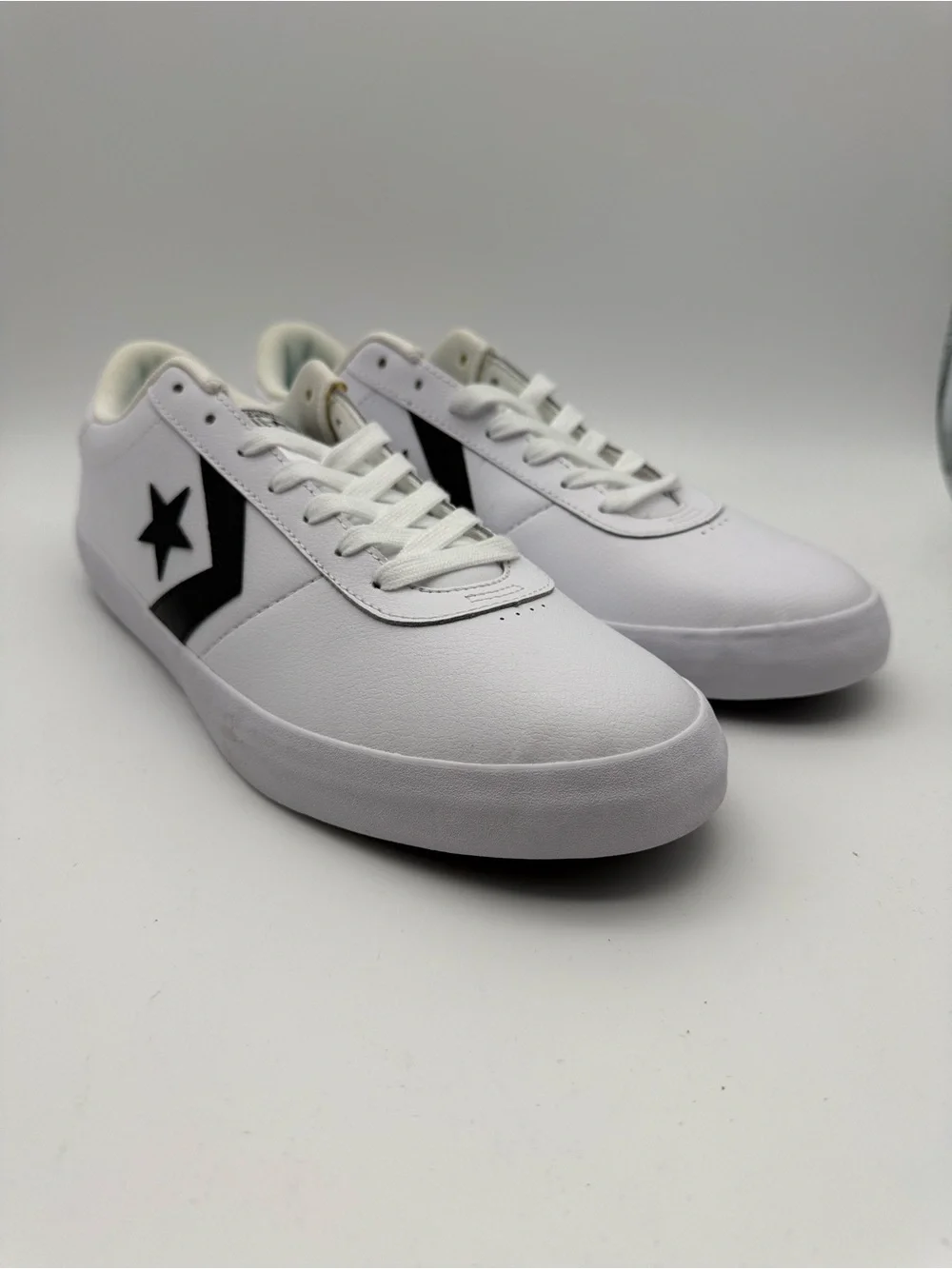 BRAND NEW Converse Point Star Ox 159796C White/Black Leather Sneaker Mens 11